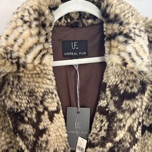 Anthropologie Unreal Fur Women's Patterned Teddy Jacket - Brown and Cream